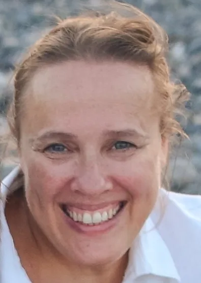 Natalie Berthe, LinkedIn strategist and author of Love Your LinkedIn Profile